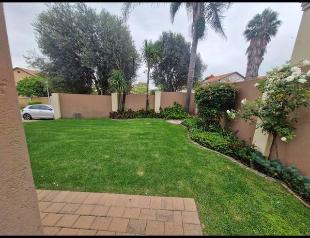 3 BEDROOM HOUSE FOR SALE IN COUNTRY VIEW